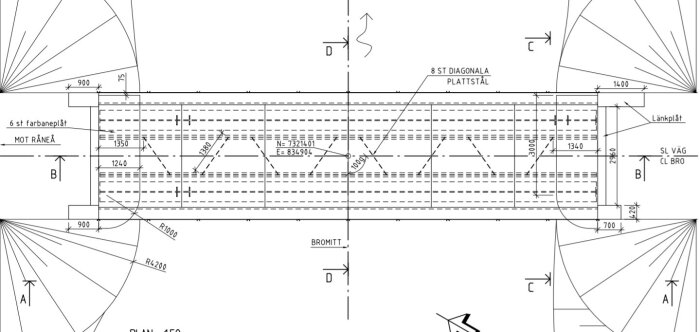 Ritning av hembyggd stålbro med måttangivelser och konstruktion. Inkluderar detaljer som balkar, diagonala plattstål och avstånd mellan fundament.