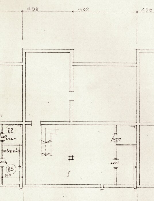 Ritning av källarplan i radhus från 1959 med måttangivelser och rumsindelning, visar placering av väggar och dörrar.