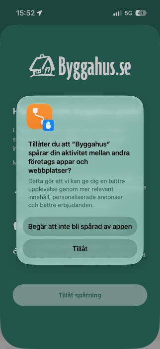 Text i Byggahus.se-appen om att tillåta eller begära att inte bli spårad av appen, med knappar för val av spårningsinställningar.