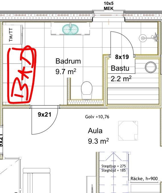 Byggnadsritning av ett badrum på 9,7 m² med bastu på 2,2 m² och intilliggande aula på 9,3 m². Handritad text "BAD" utanför badrummet.
