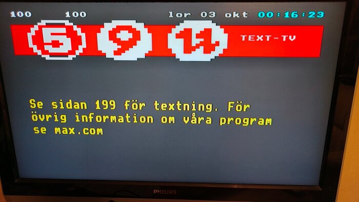 TV-skärm som visar en text-tv-sida med information och kanalnummer 5, 9, 14. Text: "Se sidan 199 för textning. För övrig information om våra program se max.com".