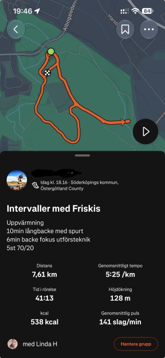 Karta över löprunda i Söderköping med markerad rutt och sammanfattning av löpstatistik, inklusive distans, tempo och förbrända kalorier.