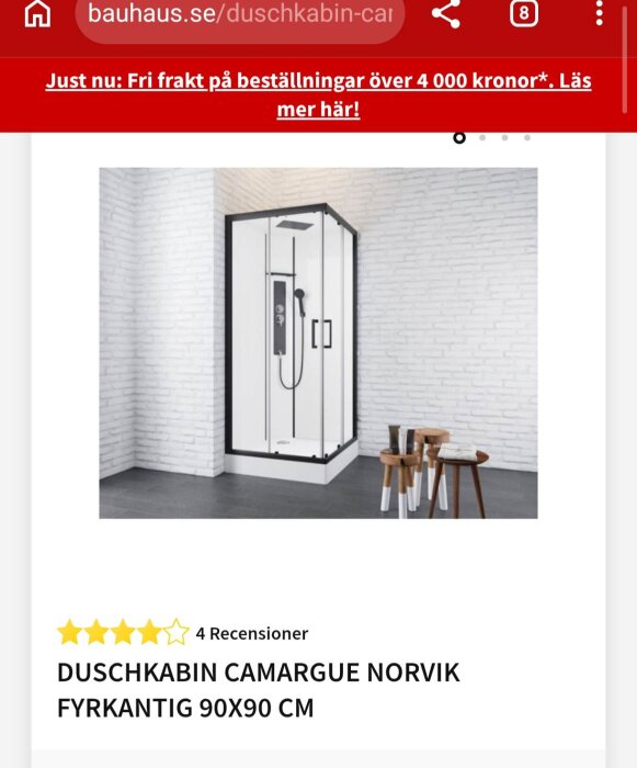 Duschkabin Camargue Norvik i hörn med glasdörrar i ett vitt kaklat badrum, bild från Bauhaus webbplats.