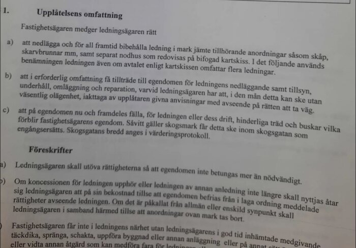 Textdokument med juridiska bestämmelser om ledningsägarrätt och markanvändning.