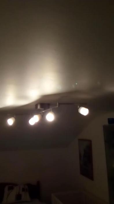 Jämförelse av dimning för LED och halogenlampor i IKEA-armaturer. Halogen slocknar medan LED behåller 60-70% ljusstyrka vid nästan noll dimning.