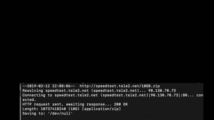 Se hur olika internet hastighetstester presterar med tider på 82, 88 och 93 sekunder för att ladda ner en 10GB fil i denna videoguide.