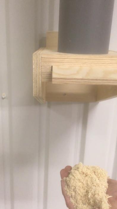 En guide där vi visar hur vi har hunnit installera rör och spjäll för ett byggprojekt. Praktiska tips och steg för steg-instruktioner ingår.