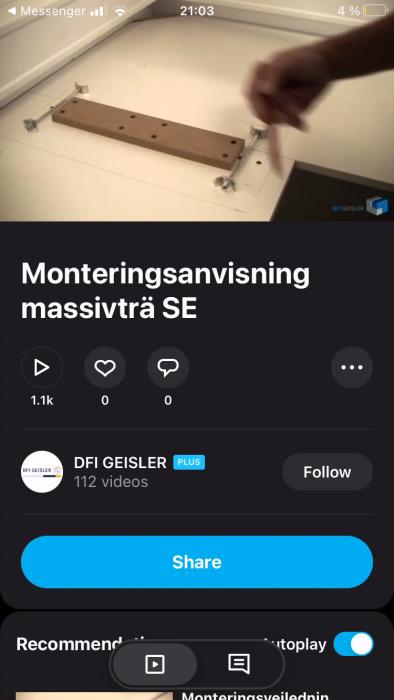 En skärmdump visar en videohandbok om montage av massivträ på en hemsida eller app, med spelknappen synlig. Det står "Monteringsanvisning massivträ SE."