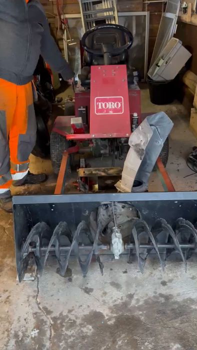 Messenger_creation_EFB1BB69-40C8-4DF9-8701-35082EC417BA.mp4