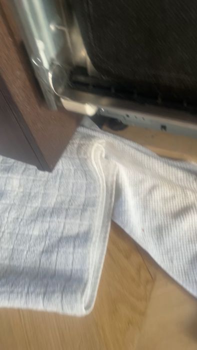 Diskmaskinen är bara 3 år gammal, med nya lister och intakta delar, men fungerar ändå inte som den ska. Letar efter tips för att lösa detta innan en ny maskin köps. Är detta ett vanligt problem?