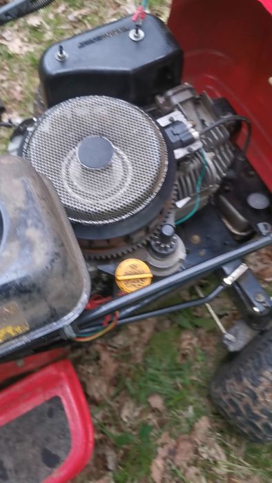 Upptäckte svårigheter med att dra runt svänghjulet efter att ha återinstallerat den gamla startmotorn. Svänghjulets motstånd har ökat, vilket gör att startmotorn inte längre kan få igång motorn som tidigare.