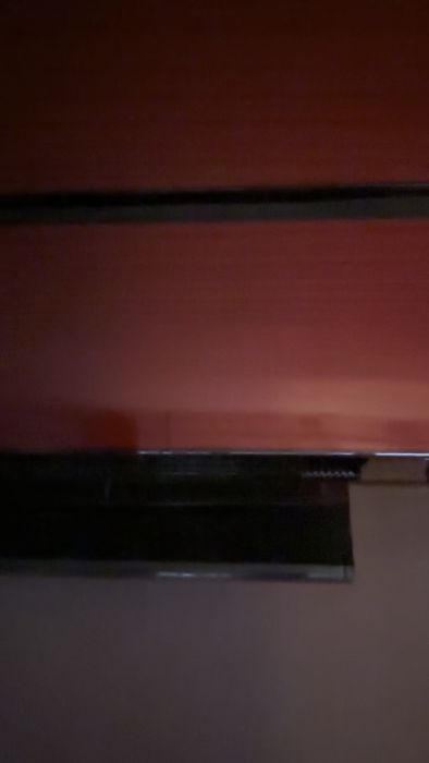 Micke har svårt att lokalisera ett gnisslande ljud från sin Mitsubishi Hero. Trots att ljudet är svårt att fånga på film, hoppas han att videon kan hjälpa andra att förstå problemet och ge tips om lösningar eller om det behövs professionell service.