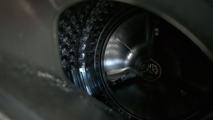 En närmare titt på trumman i Samsung tvättmaskin modell WD80N642OOW/EE. Perfekt för dig som vill förstå mer om dess design och funktioner.