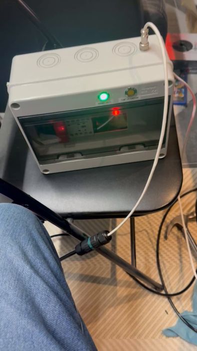 Se hur ett hembyggt system med ESPHome och Home Assistant styr en dräneringspump. Systemet larmar vid fel och håller statistik över pumpens aktivitet. Perfekt för dig som vill maximera effektiviteten och ha full kontroll över din pumpanläggning.