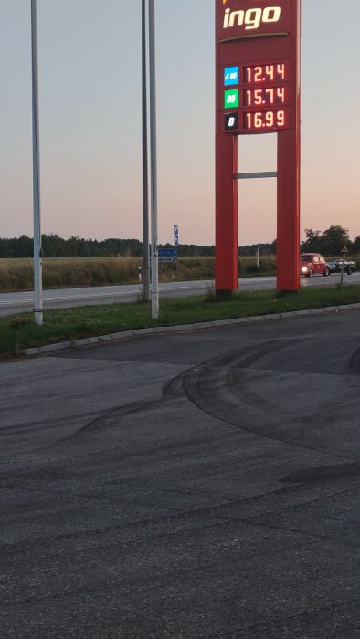 VID_20250710_222840.mp4