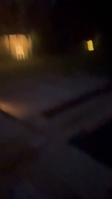 Upptäck känslan av att bada under stjärnorna medan familjen sover. Vår användare testar sitt nattliga badprojekt och känner sig som en kung, precis som planerat. En inspirerande titt på hur man kan njuta av lugna stunder hemma.