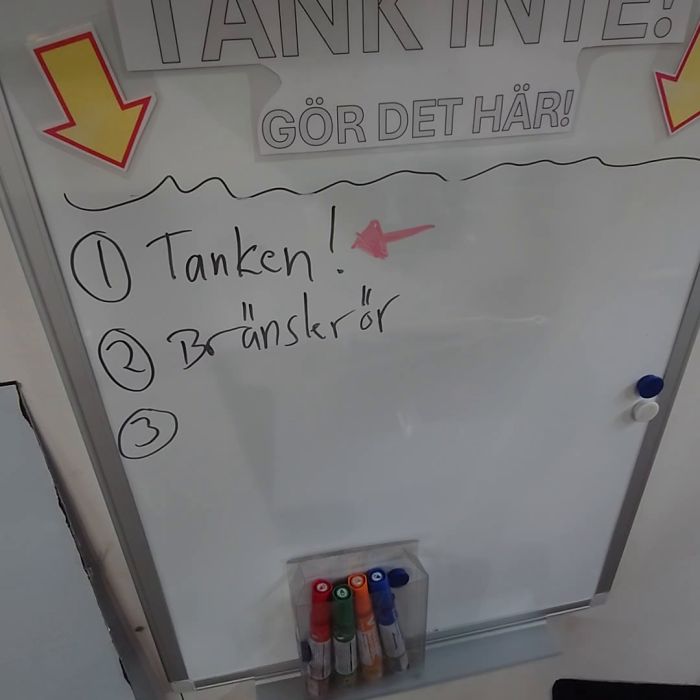 Följ med under en semesterdag där ett fäste för tanken fixas och arbetet påbörjas med golvet i bagageutrymmet. Planen att få plats med en kabinväska gick dock inte som tänkt.