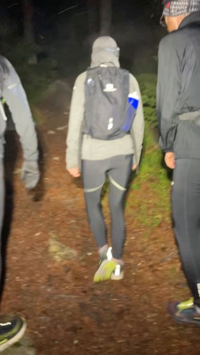 Upptäck hur M Tiger Sport Hyperion på 3800 lumen lyser upp natten under löpning och nattorientering. En användare delar sina erfarenheter och lyser verkligen upp stigarna med detta kraftfulla ljus.