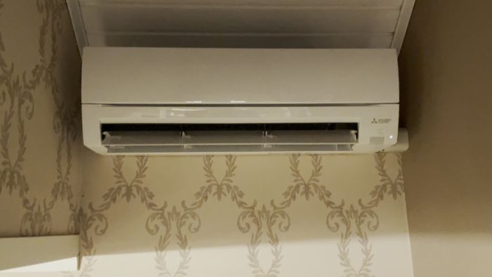 Lyssna på det tickande ljudet i min Mitsubishi Ninja luftvärmepump som började i våras. Fläkthastigheten påverkar inte ljudet. Någon som har upplevt samma problem? Tips innan jag kontaktar support uppskattas.